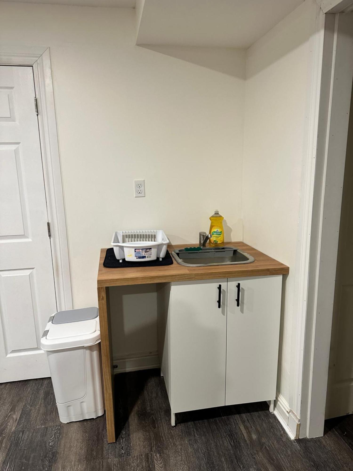 Central Halifax One Bedroom Apartment In Clayton Park Buitenkant foto