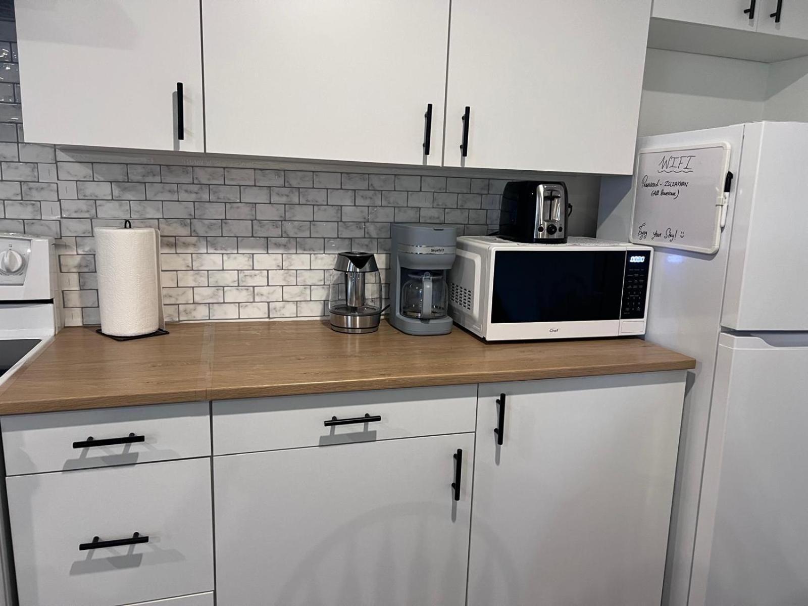 Central Halifax One Bedroom Apartment In Clayton Park Buitenkant foto
